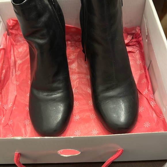 Isaac Mizrahi Black Wedge Ankle Boots - Picture 12 of 16